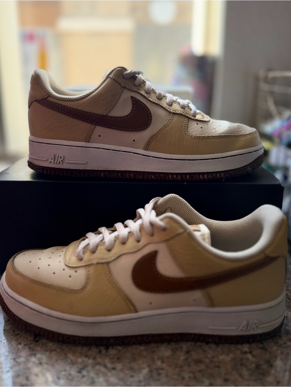Nike Low-Top Sneakers in Beige and Brown